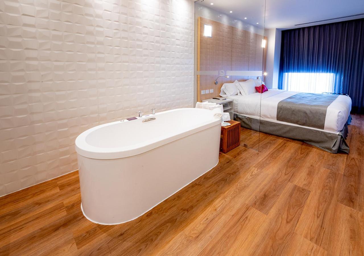 Ramada Encore By Wyndham Guadalajara Aeropuerto Las Pintas 외부 사진