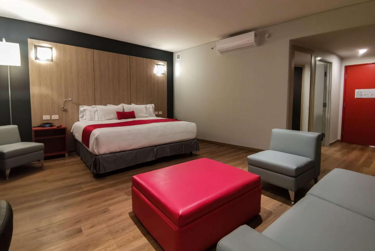 Ramada Encore By Wyndham Guadalajara Aeropuerto Las Pintas 외부 사진