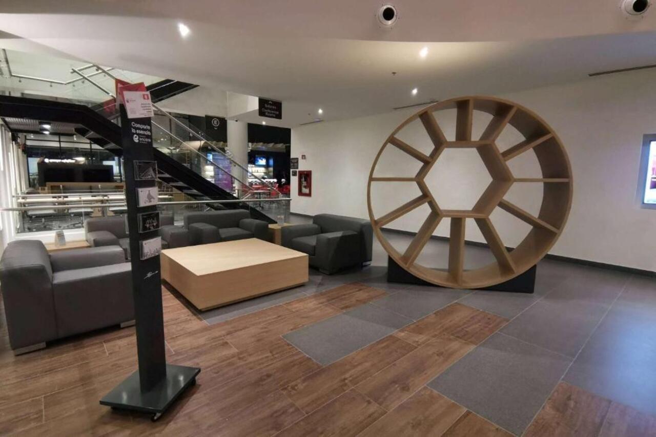 Ramada Encore By Wyndham Guadalajara Aeropuerto Las Pintas 외부 사진